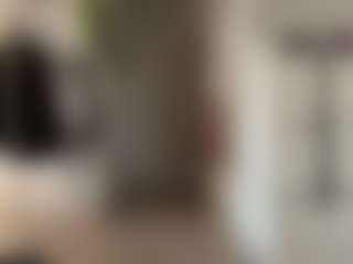 Live cam show with LeonaGoldermann - Camel Toe on Chatstar