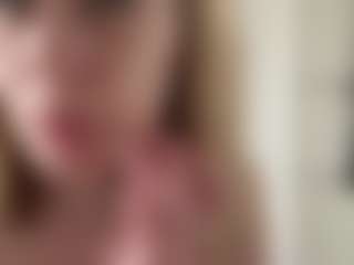 LeonaGoldermann's Live Sex Cam Show