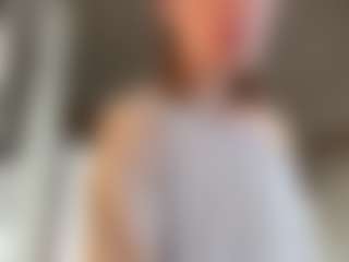 Live cam show with LeonaGoldermann - Gray Eyes on Chatstar