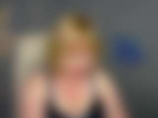 KiraSmiling's Live Sex Cam Show