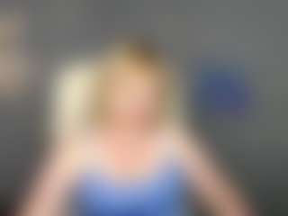 KiraSmiling's Live Sex Cam Show