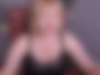 KiraSmiling's Live Sex Cam Show