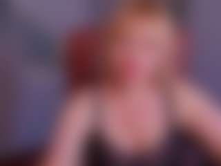 Live cam show with KiraSmiling - Upskirt on CamClone