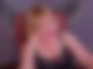 Live cam show with KiraSmiling - Upskirt on Mixed Magazine Live