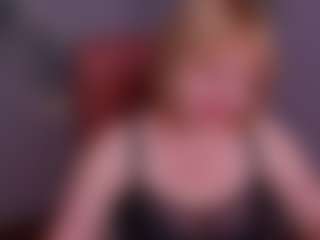 Live cam show with KiraSmiling - Upskirt on Gym Cam Girls
