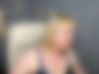 Live cam show with KiraSmiling - Blonde Hair Middle Aged on Sweet Sext