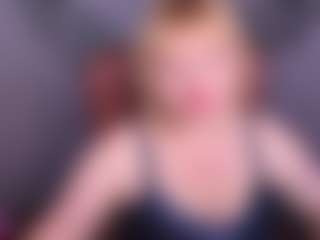 Live cam show with KiraSmiling - Pegging on slutload