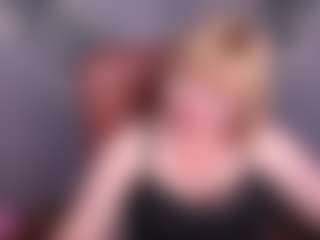 Live cam show with KiraSmiling - Granny on TastyBlacksLive