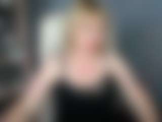 Live cam show with KiraSmiling - Facial on StripNow