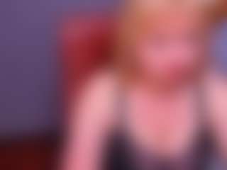 Live cam show with KiraSmiling - Blonde Hair Amateur on SinfulBabes