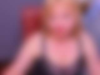 Live cam show with KiraSmiling - Upskirt on Dolls Live