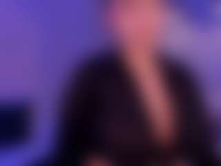 Live cam show with MaddisonLoweX - Handjob on Dare Cams