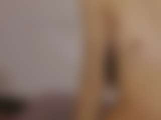 Live cam show with Nora-Vennucci - Body Massage on madthumbs