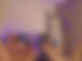 Live cam show with Nora-Vennucci - Body Massage on hotwifechat.live