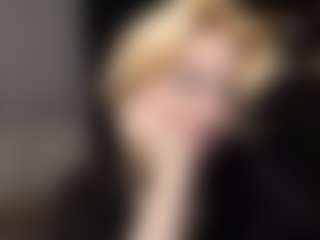 Live cam show with AnnitaShadd - Lovense on Stripli.com