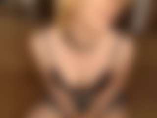 Live cam show with AnnitaShadd - Normal on Uber Horny