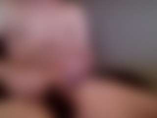 Kushbombz's Live Sex Cam Show