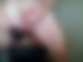 Kushbombz's Live Sex Cam Show