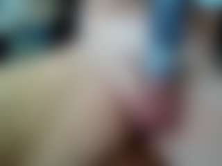 Kushbombz's Live Sex Cam Show