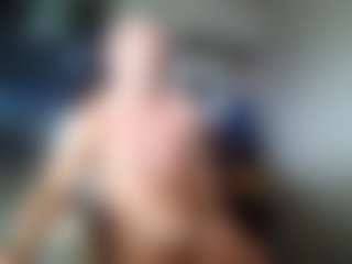 Kushbombz's Live Sex Cam Show