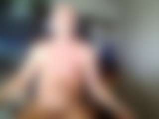Kushbombz's Live Sex Cam Show
