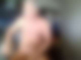 Kushbombz's Live Sex Cam Show