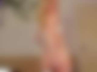Live cam show with Annabella - Blue Eyes on Latina Girls
