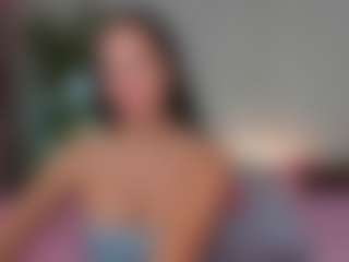Live cam show with Eva-luxx - Skinny on Camsoda