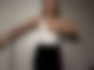 Live cam show with Eve - Green Eyes on Camiplay Live