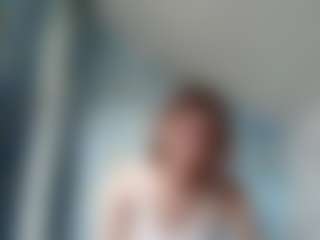 Live cam show with Lora - Moaning on madthumbs