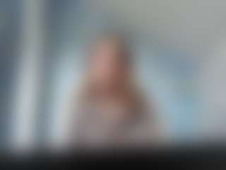 Live cam show with Lora - Bikini on friskycurves.com