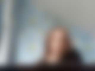 Live cam show with Lora - Moaning on madthumbs