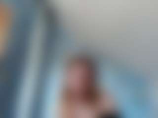 Live cam show with Lora - Brown Hair Petite on Camsoda