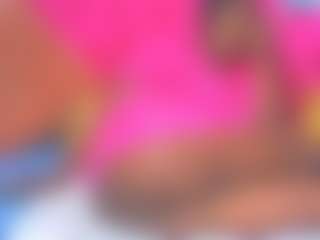Live cam show with EBONYTIYANA - Thick on luckytryst.com