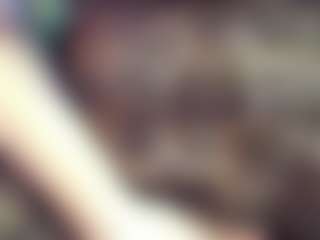 Live cam show with BellaWil-De - Public on StripNow