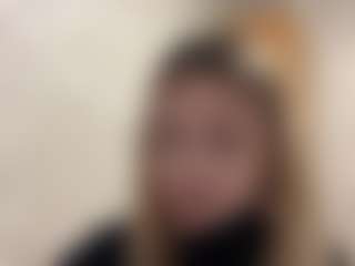 Live cam show with Mia - Blue Eyes on Dolls Live