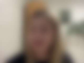 Live cam show with Mia - Blonde Hair Petite on Mixed Magazine Live