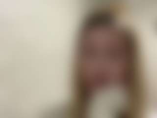 Live cam show with Mia - Blue Eyes on madthumbs