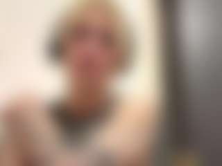 Live cam show with Rachel - Striptease Teen (18+) on SinfulBabes