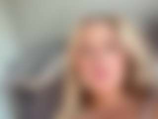 Live cam show with KyleBeatty - College Latina on Mixed Magazine Live