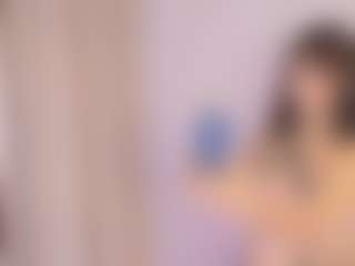 Live cam show with AdharaMancini - Facial on xDating