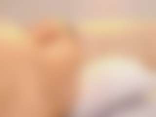 Live cam show with AdharaMancini - Average on Camsoda