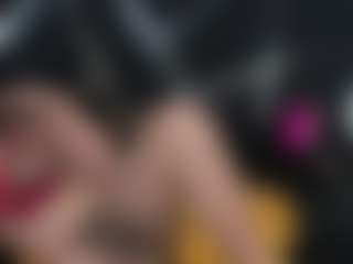 Live cam show with isabela - Submissive on CamwithHer