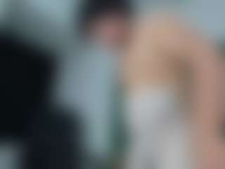 Live cam show with isabela - Bear on Mixed Magazine Live