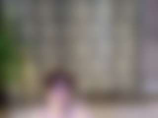 Live cam show with VIKI - Ebony on TeamSkeetLive