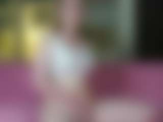 Live cam show with SharleneZinser - Tittyfuck on eurowanks.com
