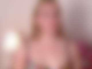Live cam show with Violette-rouse - Blonde Hair on Camsoda