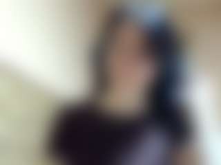 Live cam show with BaoZecchini - Average on SmokeAndPoke