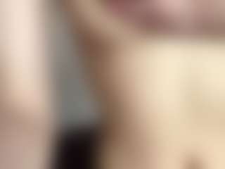 Live cam show with DestinyLatourette - Moaning on madthumbs