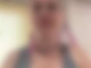 est1's Live Sex Cam Show